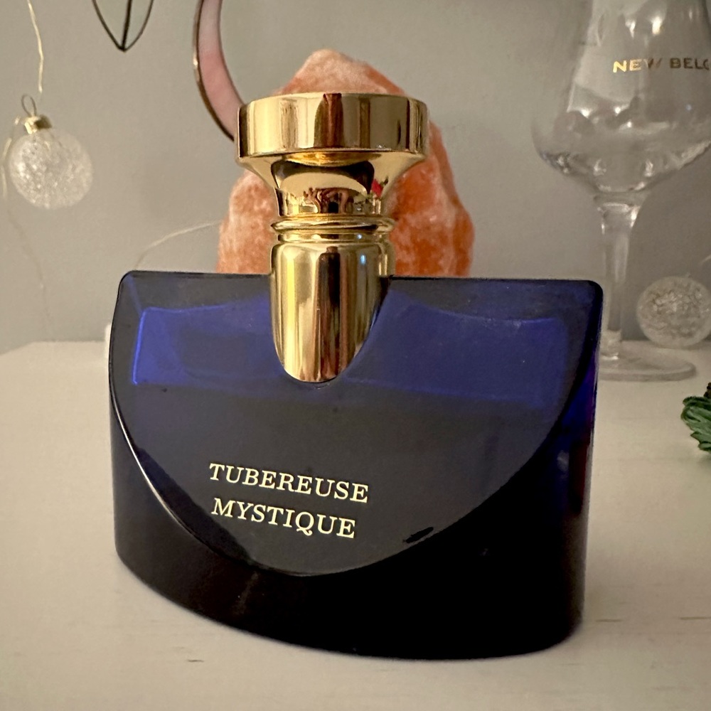 Bvlgari Splendida Tubereuse Mystique by Bvlgari Eau De
Parfum Spray 3.4 oz